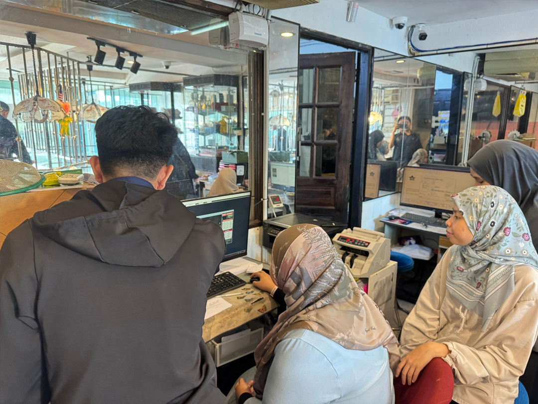 Setup Sistem & Training di Putri Jewels