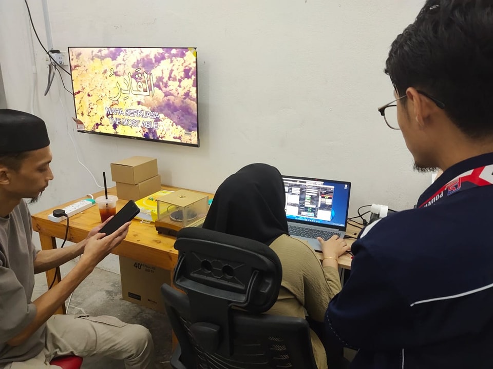 Selesai pemasangan sistem kedai emas di Kedai Emas Ustaz Li.